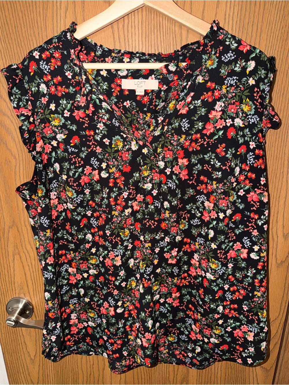 LOFT Black Floral Ruffle-Sleeve V-Neck Blouse Size 16